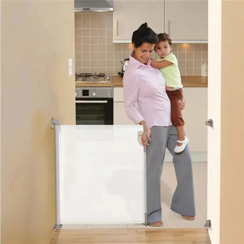 Dreambaby - Indoor/ Outdoor Retractable Mesh Baby Gate 2 Dreambaby - Indoor/ Outdoor Retractable Mesh Baby Gate - Image 2