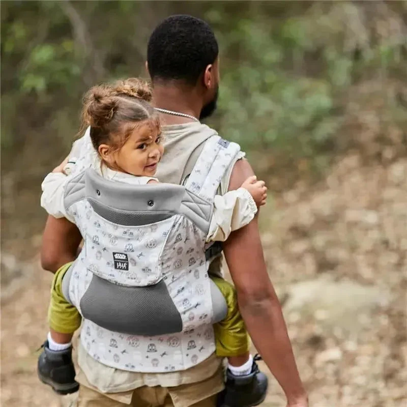 Líllé Baby - 3-in-1 Ergonomic CarryOn For Children 25-60 Lbs, Disney's Star Wars, Galaxy Far Far Away 7 Líllé Baby - 3-in-1 Ergonomic CarryOn For Children 25-60 Lbs, Disney's Star Wars, Galaxy Far Far Away - Image 7