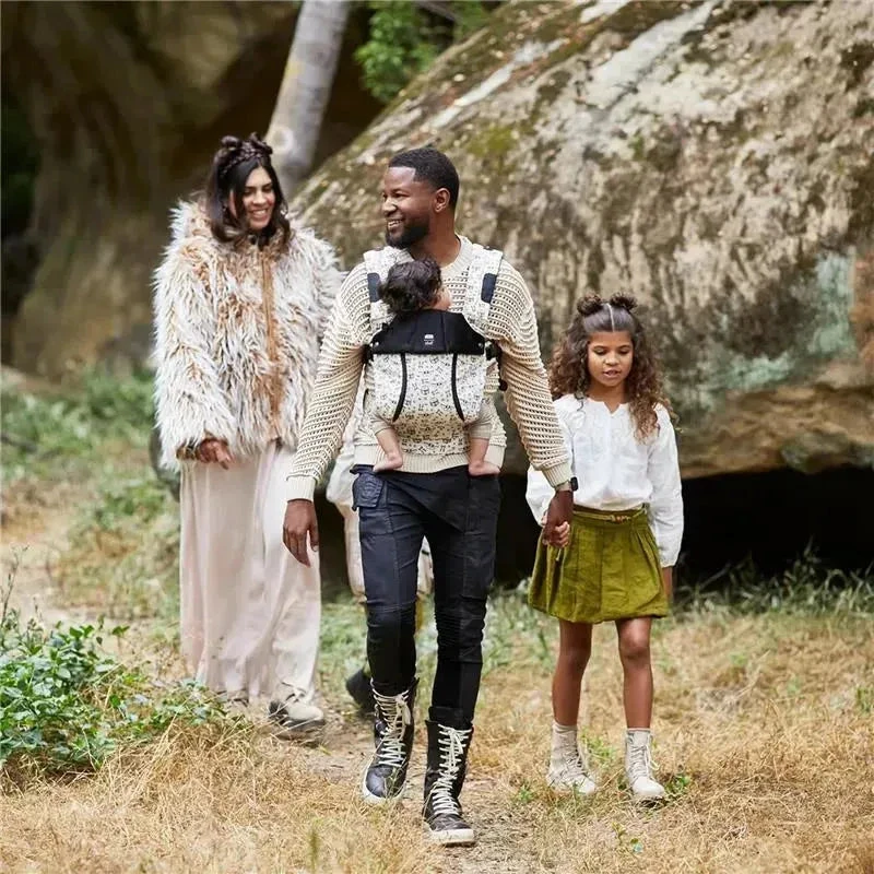 LÍLLÉbaby - Complete All Seasons Ergonomic 6-in-1 Baby Carrier, Disney's Star Wars, Grogu's Snack Attack 4 LÍLLÉbaby - Complete All Seasons Ergonomic 6-in-1 Baby Carrier, Disney's Star Wars, Grogu's Snack Attack - Image 4