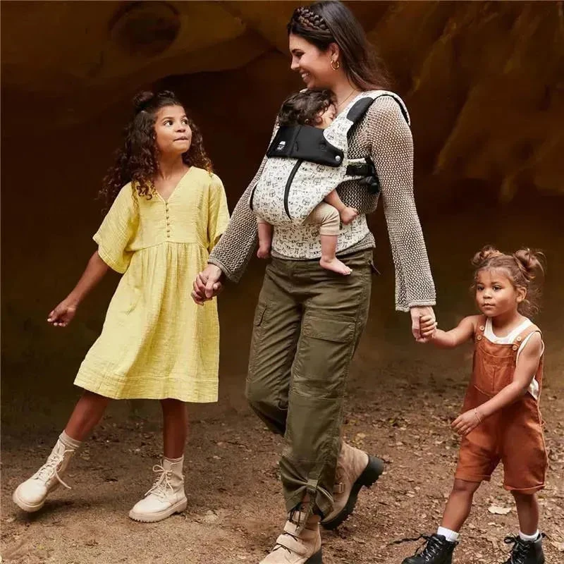 LÍLLÉbaby - Complete All Seasons Ergonomic 6-in-1 Baby Carrier, Disney's Star Wars, Grogu's Snack Attack 5 LÍLLÉbaby - Complete All Seasons Ergonomic 6-in-1 Baby Carrier, Disney's Star Wars, Grogu's Snack Attack - Image 5