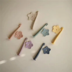 Mushie - Finger Toothbrush, Powder Blue/Daffodil 8 Mushie - Finger Toothbrush, Powder Blue/Daffodil -Baby Ease Deals Store mushie finger toothbrush powder blue daffodil image 4