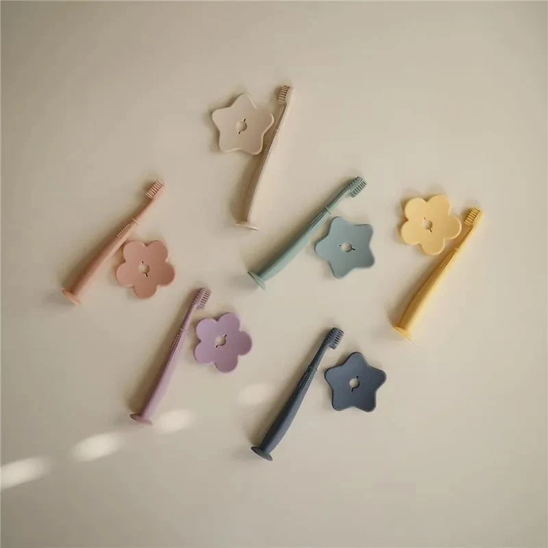 Mushie - Finger Toothbrush, Powder Blue/Daffodil 4 Mushie - Finger Toothbrush, Powder Blue/Daffodil - Image 4